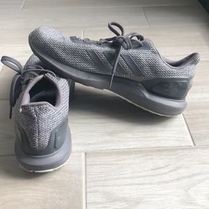 Men’s Adidas Gym Shoes in Gray